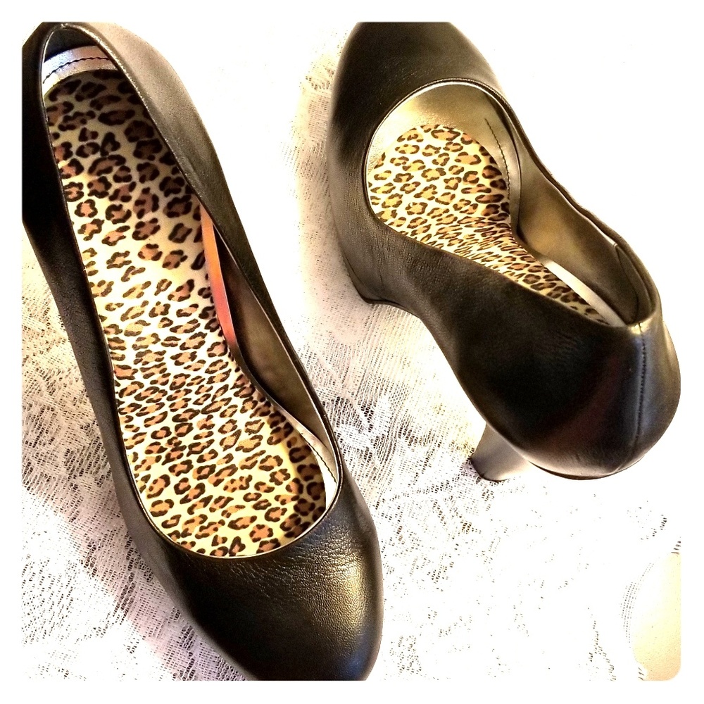 Calvin Klein Carley black leather platform pumps